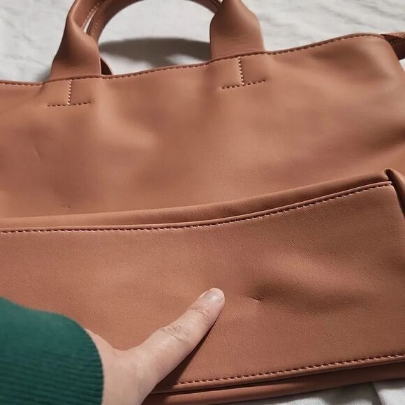 Universal Thread Ladies Faux Leather Hand Bag - Picture 8 of 8